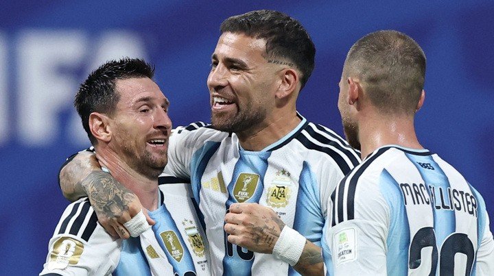 Đội tuyển Argentina giành chiến thắng đầy cảm xúc trước Ai Cập.