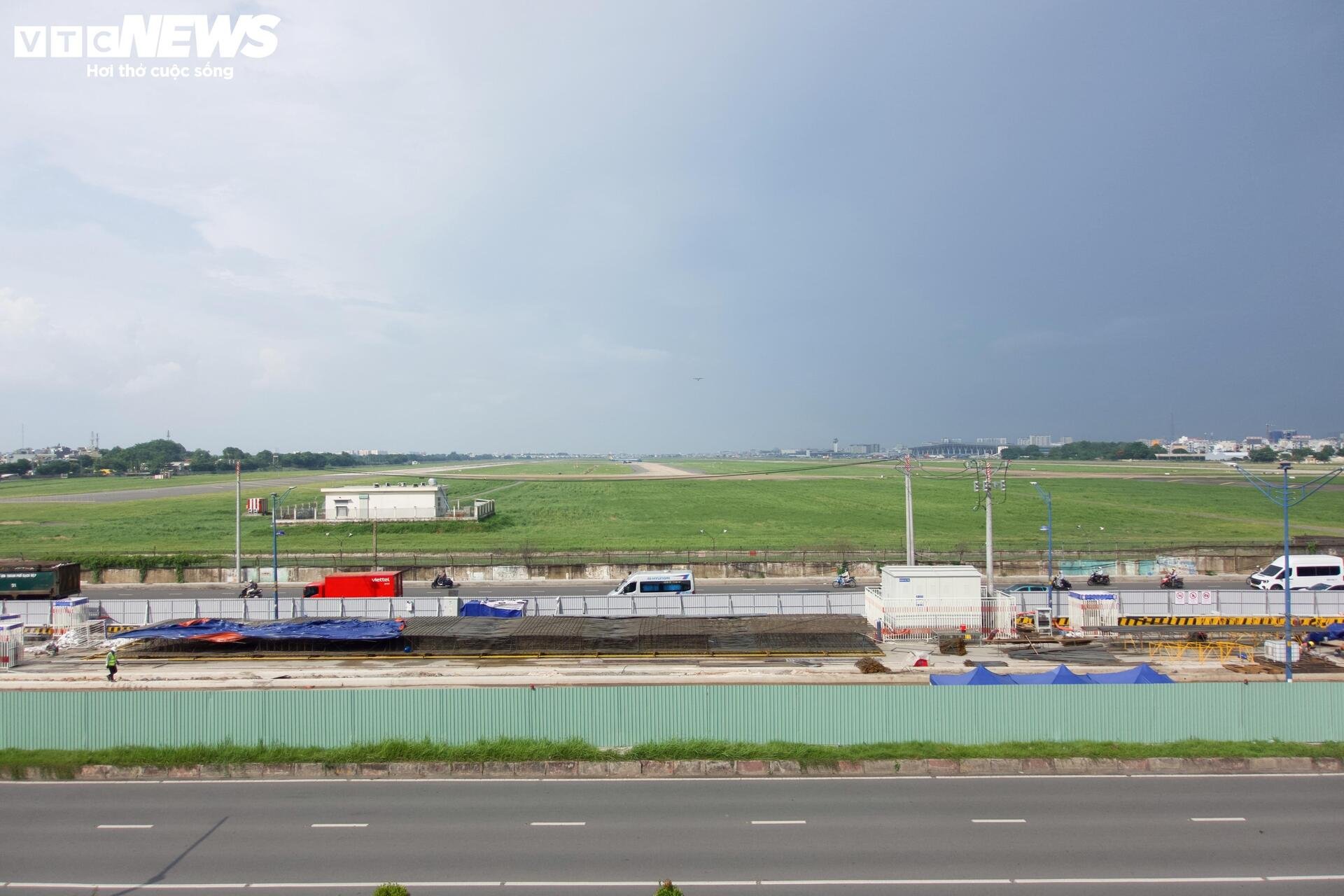 Tấp nập thi công ga ngầm đầu tiên của metro Bến Thành - Tham Lương - 8