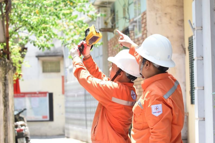 Ngành điện lý giải do nhu cầu sử dụng điện cao đột biến trong mùa nắng nóng nên hóa đơn cũng tăng mạnh. (Ảnh minh họa: EVN)