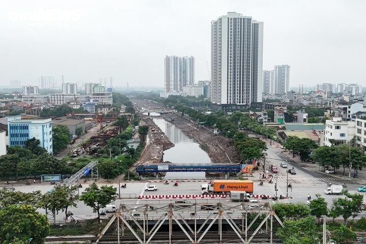 Trọng tâm của dự án là xử lý các điểm nghẽn trên tuyến hạ lưu sông Kim Ngưu, góp phần cải thiện khả năng dẫn dòng và giảm áp lực cho hệ thống thoát nước khi xảy ra mưa lớn.