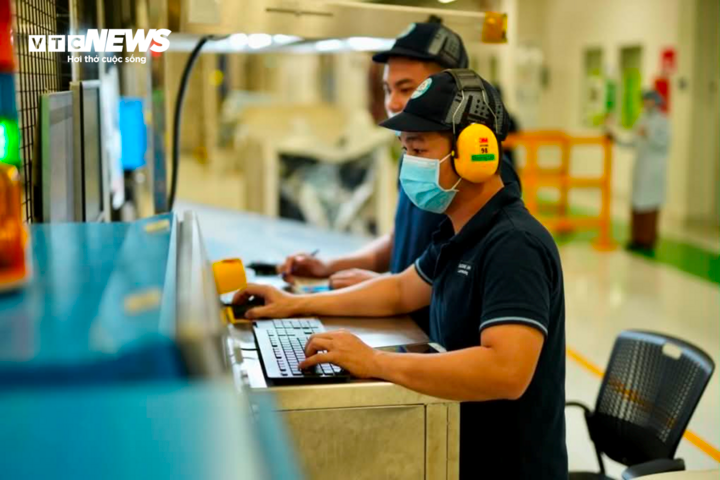 Đi trước đón dòng vốn chất lượng cao, TP.HCM đặt mục tiêu xây dựng một thế hệ doanh nghiệp công nghệ cao đủ năng lực làm chủ công nghệ và tham gia sâu vào chuỗi cung ứng toàn cầu. (Ảnh: H. Linh)