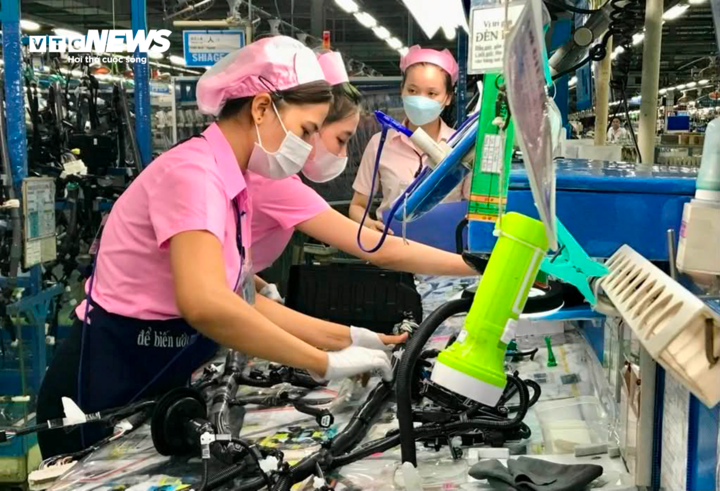 Hoạt động sản xuất tại Công ty TNHH Yazaki EDS Việt Nam - thành viên Tập đoàn Yazaki (Nhật Bản), nhà đầu tư nước ngoài đến TP.HCM từ năm 1995. (Ảnh: H. Linh)