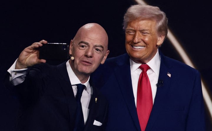 Tổng thống Mỹ Donald Trump công khai xác nhận rằng ông đã gọi điện cho Chủ tịch FIFA Gianni Infantino để đề nghị xem xét lại án phạt. (Nguồn: Reuters)