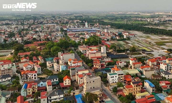 Phúc Thịnh nằm trên nhiều tuyến giao thông huyết mạch như Vành đai 3, Quốc lộ 3 và trục Nhật Tân - Nội Bài, đồng thời thuộc khu vực được quy hoạch trở thành trung tâm của cực tăng trưởng phía Bắc Hà Nội.