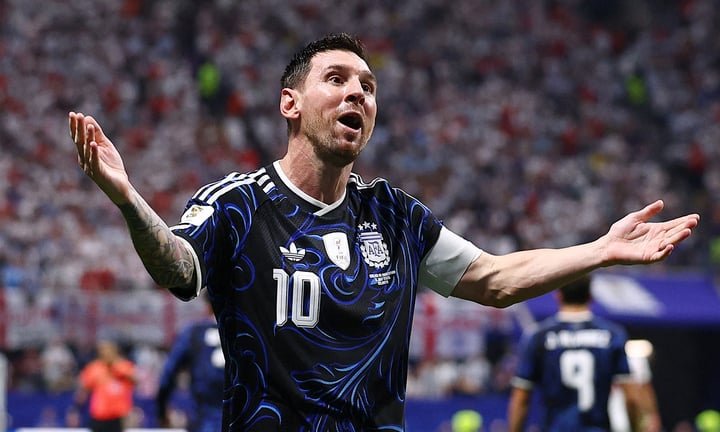 Messi không ghi bàn nhưng vẫn tạo ra màn ngược dòng cho Argentina. (Ảnh: Reuters)