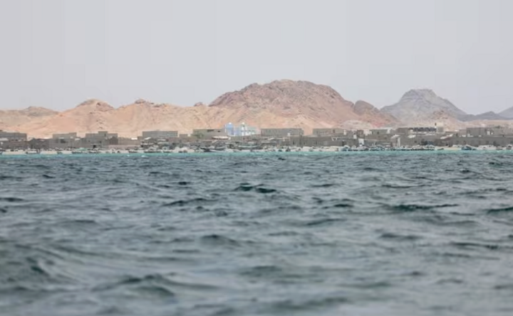Cảnh quan ngôi làng ven biển Bab el-Mandeb, Yemen. (Ảnh: Reuters)