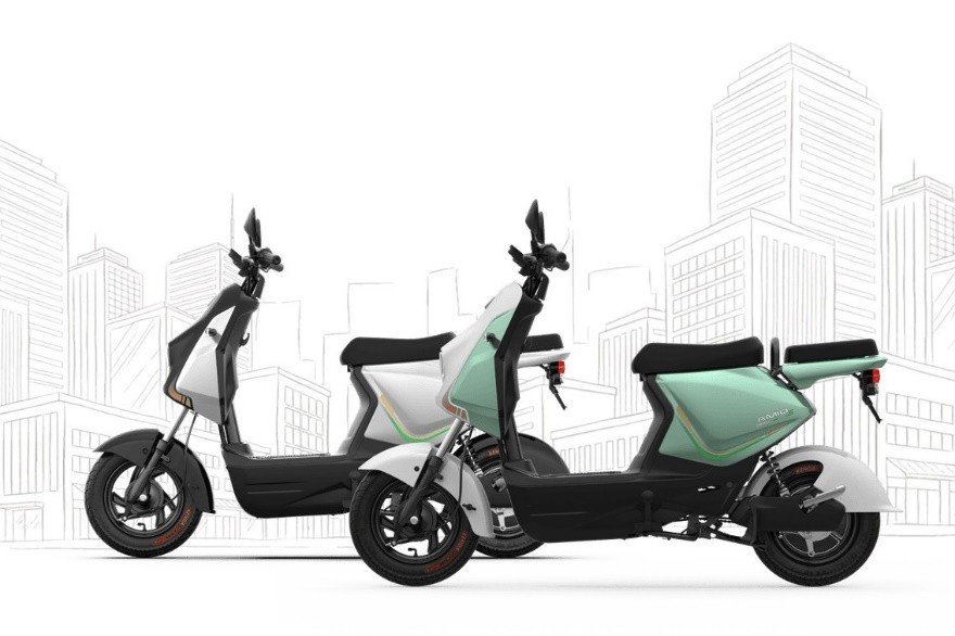 Điểm cộng đầu tiên giúp Amio S2 lọt vào mắt xanh của giới trẻ chính là bộ sưu tập màu sắc cực “cháy”, từ đen bóng, trắng ngọc trai, đỏ tươi, xanh ngọc và trắng tím.