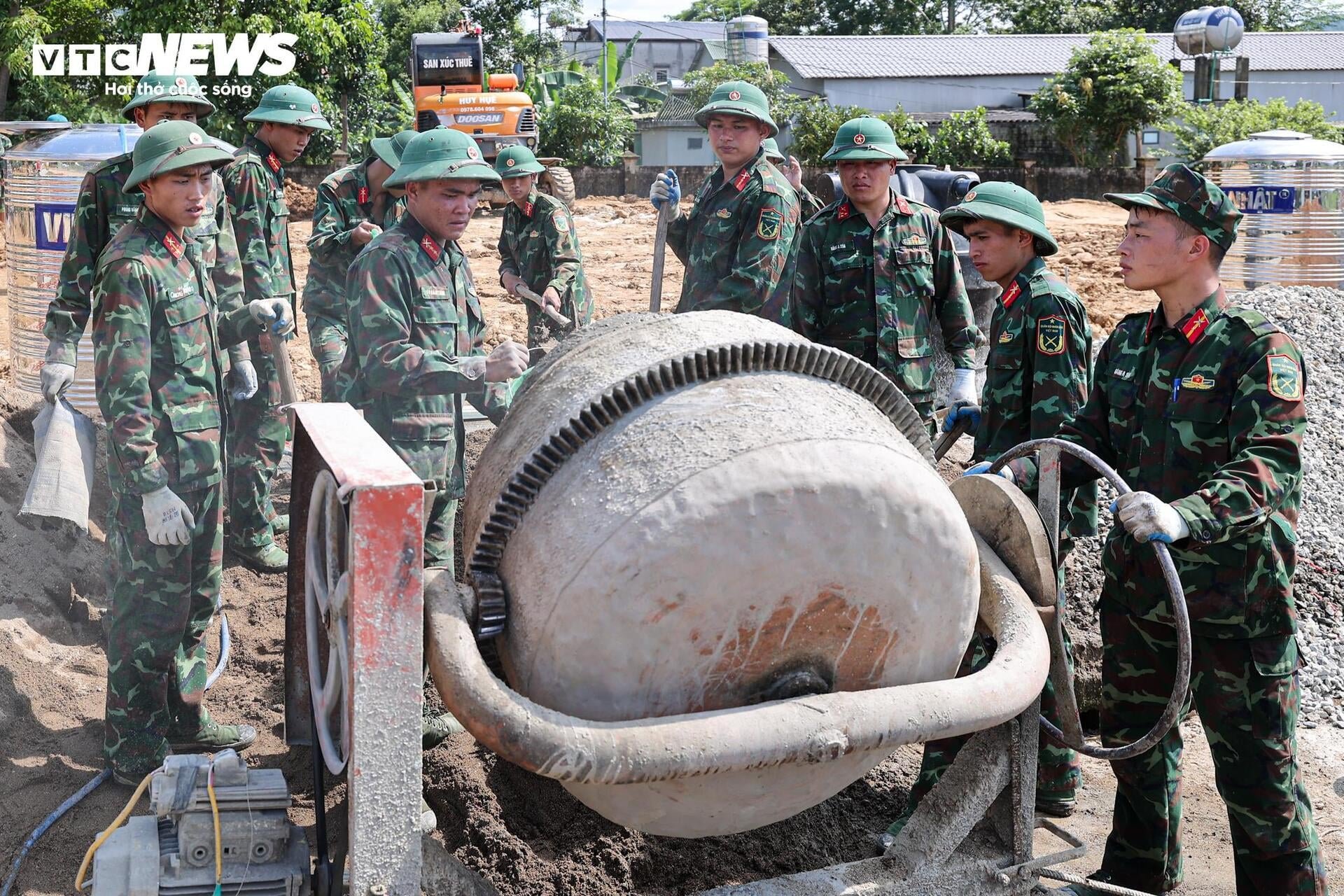 Chạy đua dựng 24 căn nhà sau trận lũ kinh hoàng ở Lai Châu, quyết xong trước 2/9 - 3