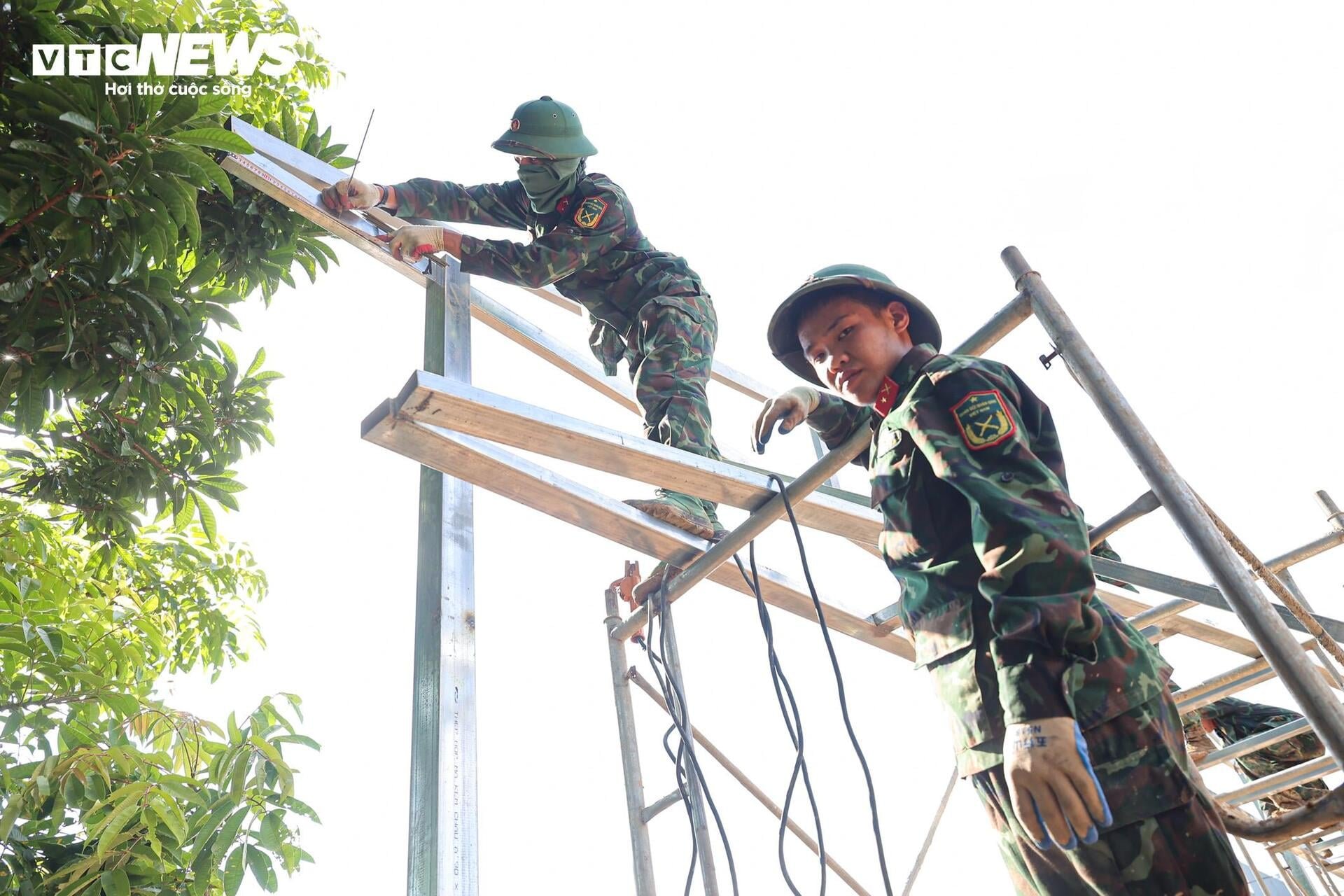 Chạy đua dựng 24 căn nhà sau trận lũ kinh hoàng ở Lai Châu, quyết xong trước 2/9 - 11