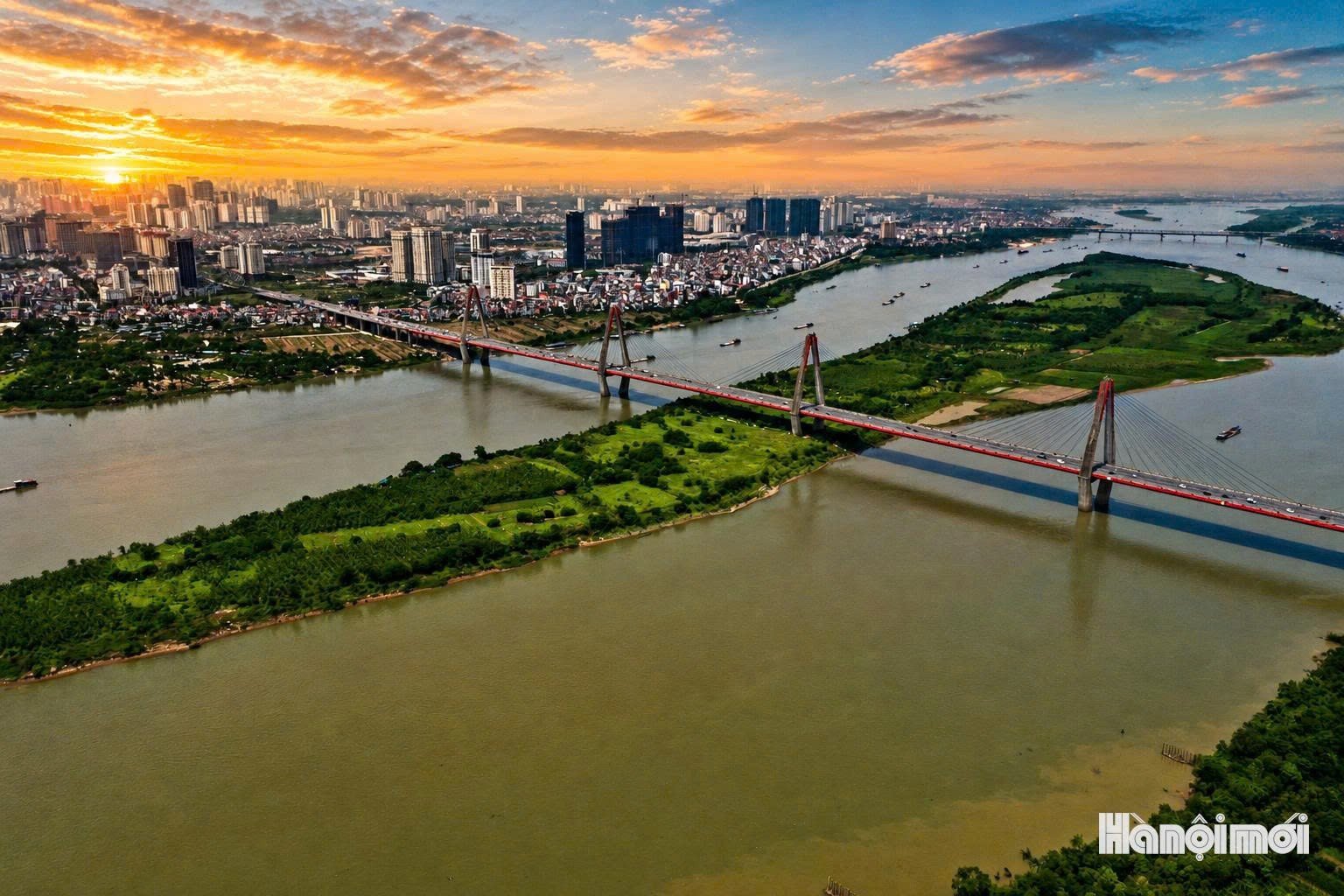 22-1784720865-bien-song-hong-thanh-bieu-tuong-phat-trien-cua-thu-do