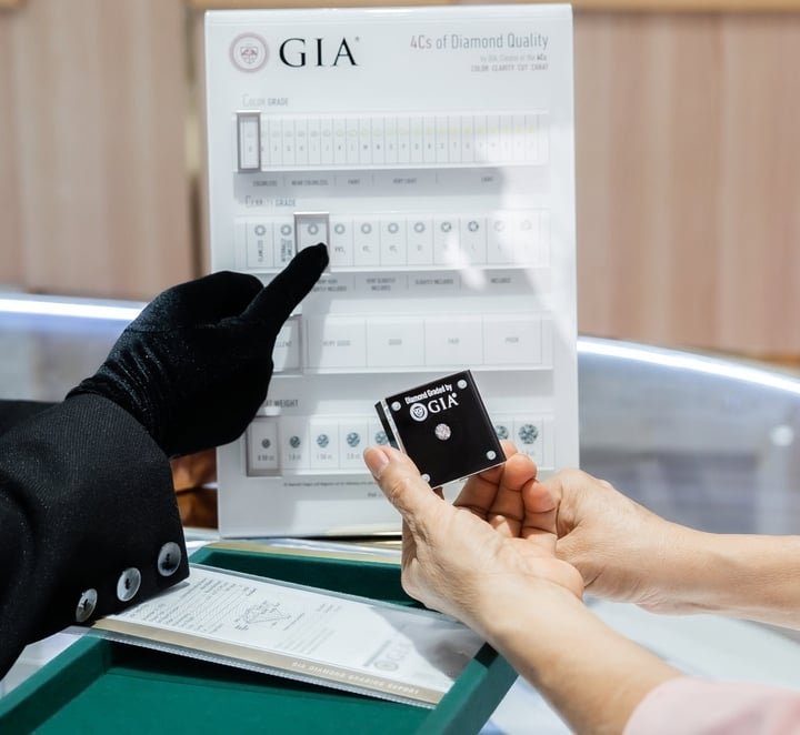 Nguồn gốc xuất xứ của viên kim cương và uy tín của đơn vị bán hàng trở thành những yếu tố quan trọng để bảo vệ quyền lợi người tiêu dùng. (Ảnh: Đại Việt)
