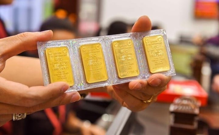 Giá vàng SJC giảm mạnh trong phiên sáng 23/7. (Ảnh: Công Hiếu)