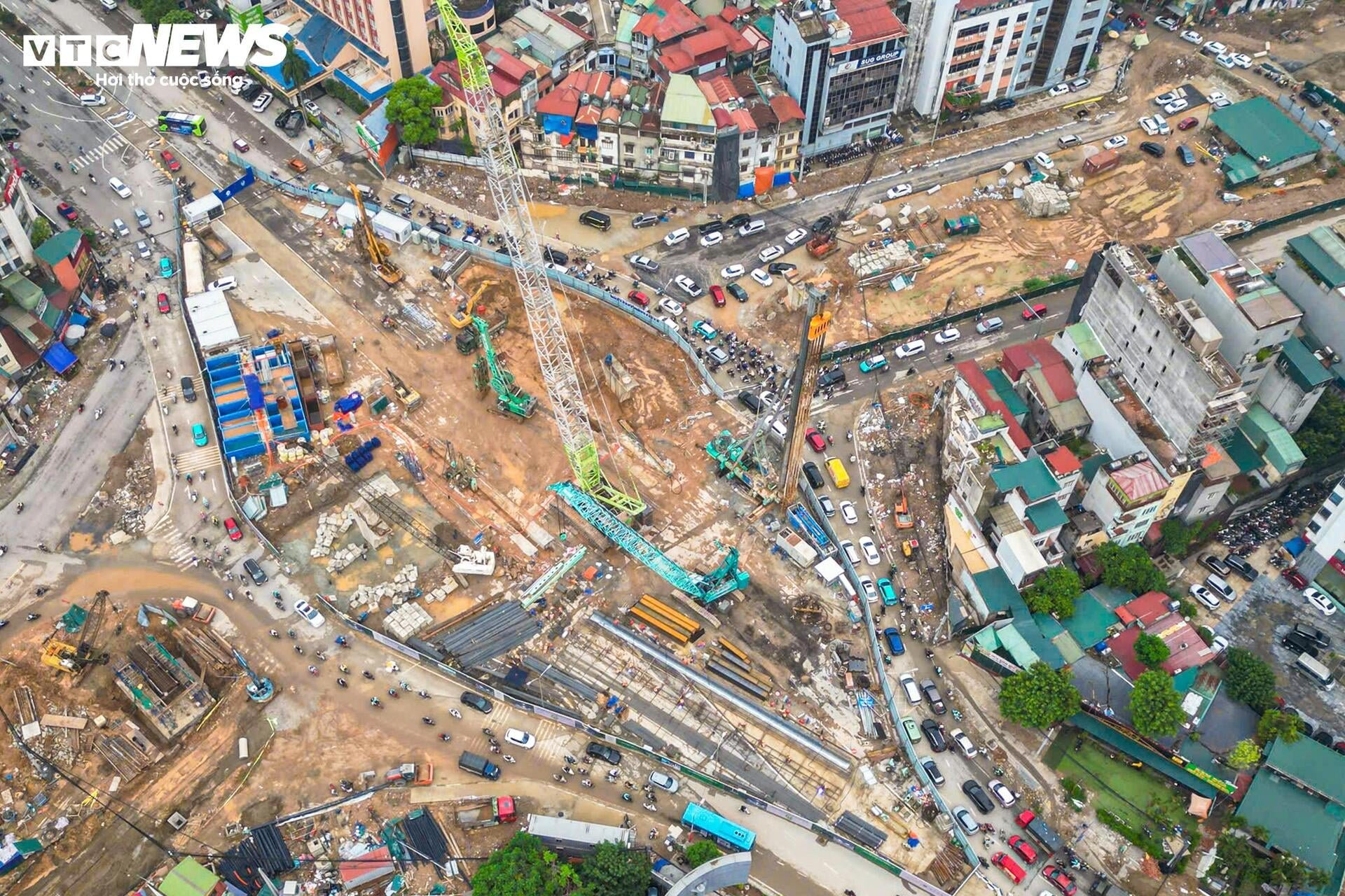 Cận cảnh đại công trường thi công nhà ga metro số 5 giữa trung tâm Hà Nội - 3
