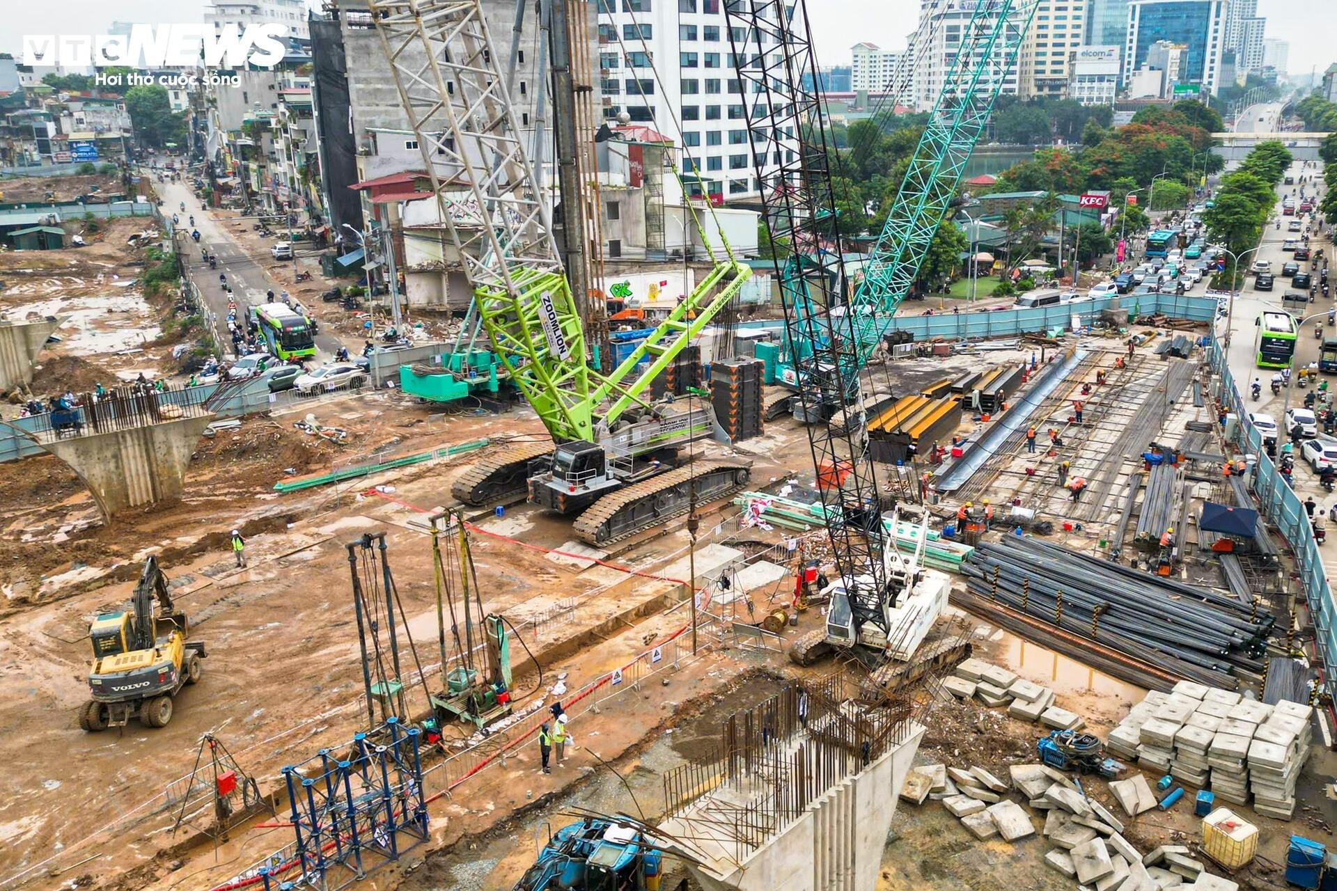 Cận cảnh đại công trường thi công nhà ga metro số 5 giữa trung tâm Hà Nội - 6