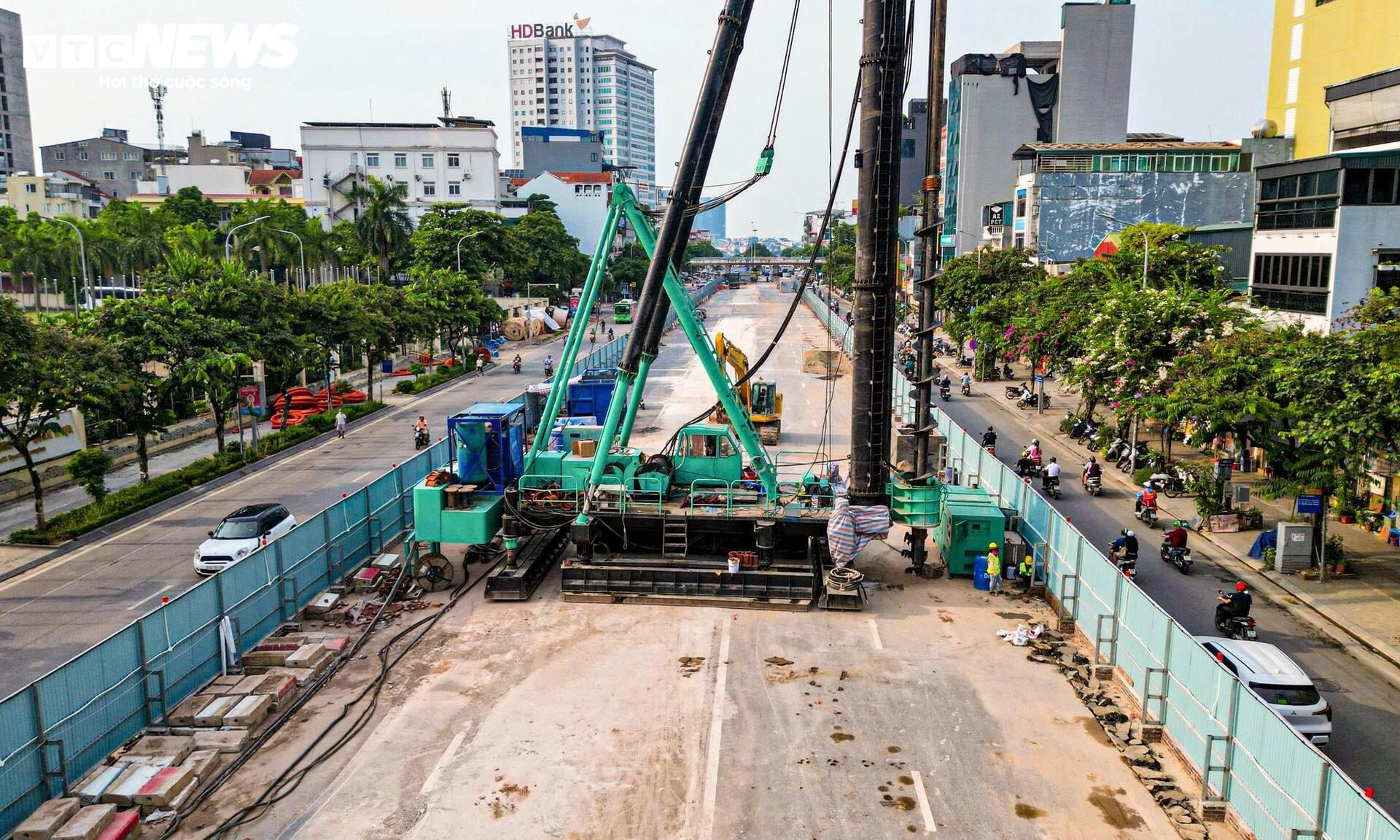 Cận cảnh đại công trường thi công nhà ga metro số 5 giữa trung tâm Hà Nội - 12