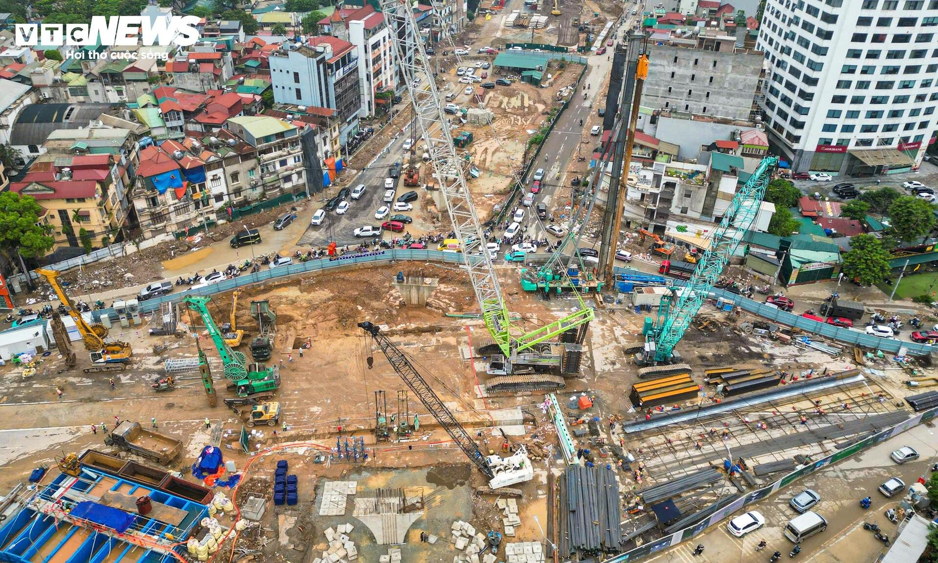 Cận cảnh đại công trường thi công nhà ga metro số 5 giữa trung tâm Hà Nội - 13