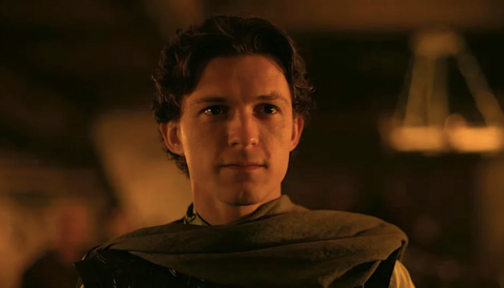Tom Holland thủ vai Telemachus - con trai của Odysseus.
