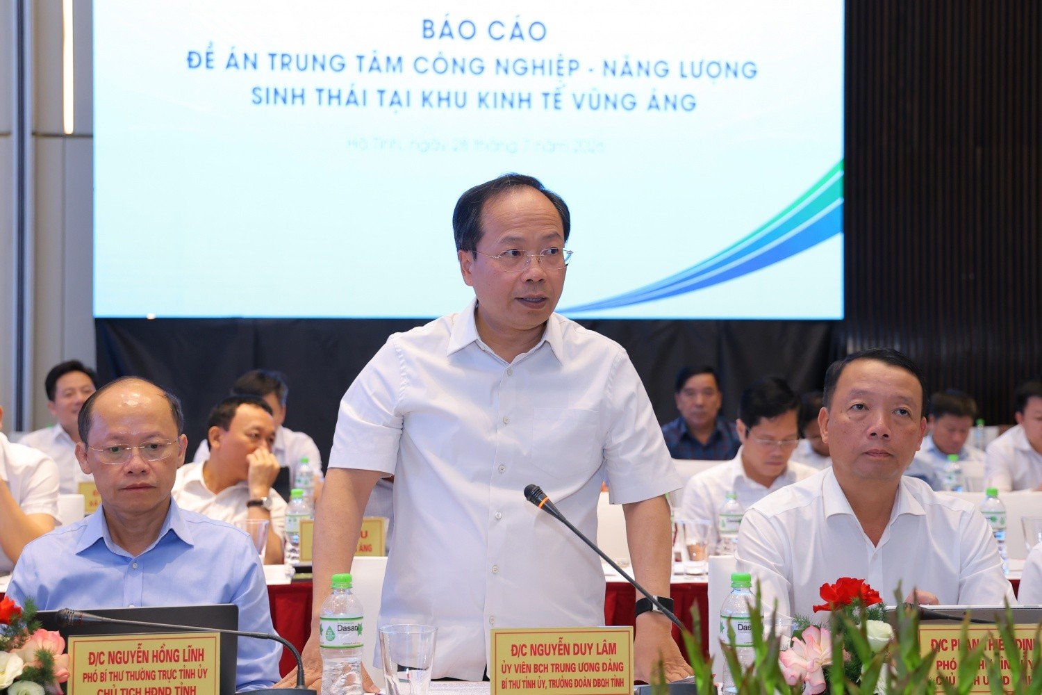 Bí thư Tỉnh ủy Hà Tĩnh Nguyễn Duy Lâm: Đề án là dự án trọng điểm, có ý nghĩa chiến lược đối với Hà Tĩnh, khu vực Bắc Trung Bộ và an ninh năng lượng quốc gia, đồng thời tạo động lực hình thành hệ sinh thái năng lượng, thúc đẩy phát triển kinh tế - xã hội.
