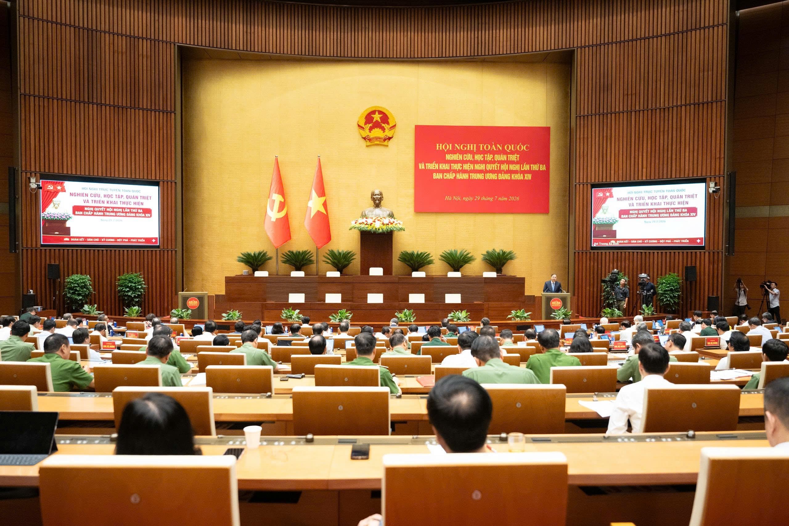 Hội nghị toàn quốc nghiên cứu, học tập, quán triệt và triển khai thực hiện Nghị quyết Trung ương 3 khóa XIV, sáng 29/7.