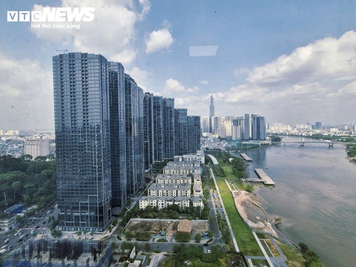 Giá đất được kiểm soát, điều tiết tốt góp phần kiểm soát chi phí đầu vào, tạo điều kiện phát triển nhà ở giá hợp lý; là tiền đề để thị trường phát triển ổn định. (Ảnh: H. Linh)