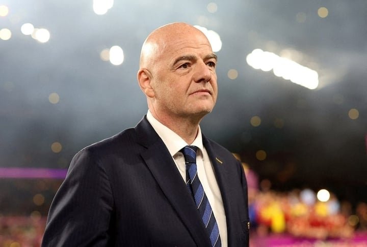 Chủ tịch FIFA Gianni Infantino đã công bố kế hoạch bán cổ phần World Cup - Ảnh: Reuters