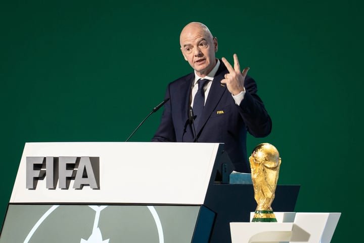 Chủ tịch FIFA, ông Gianni Infantino, đã hủy bỏ đề xuất bán cổ phần tại World Cup. (Ảnh: Reuters)