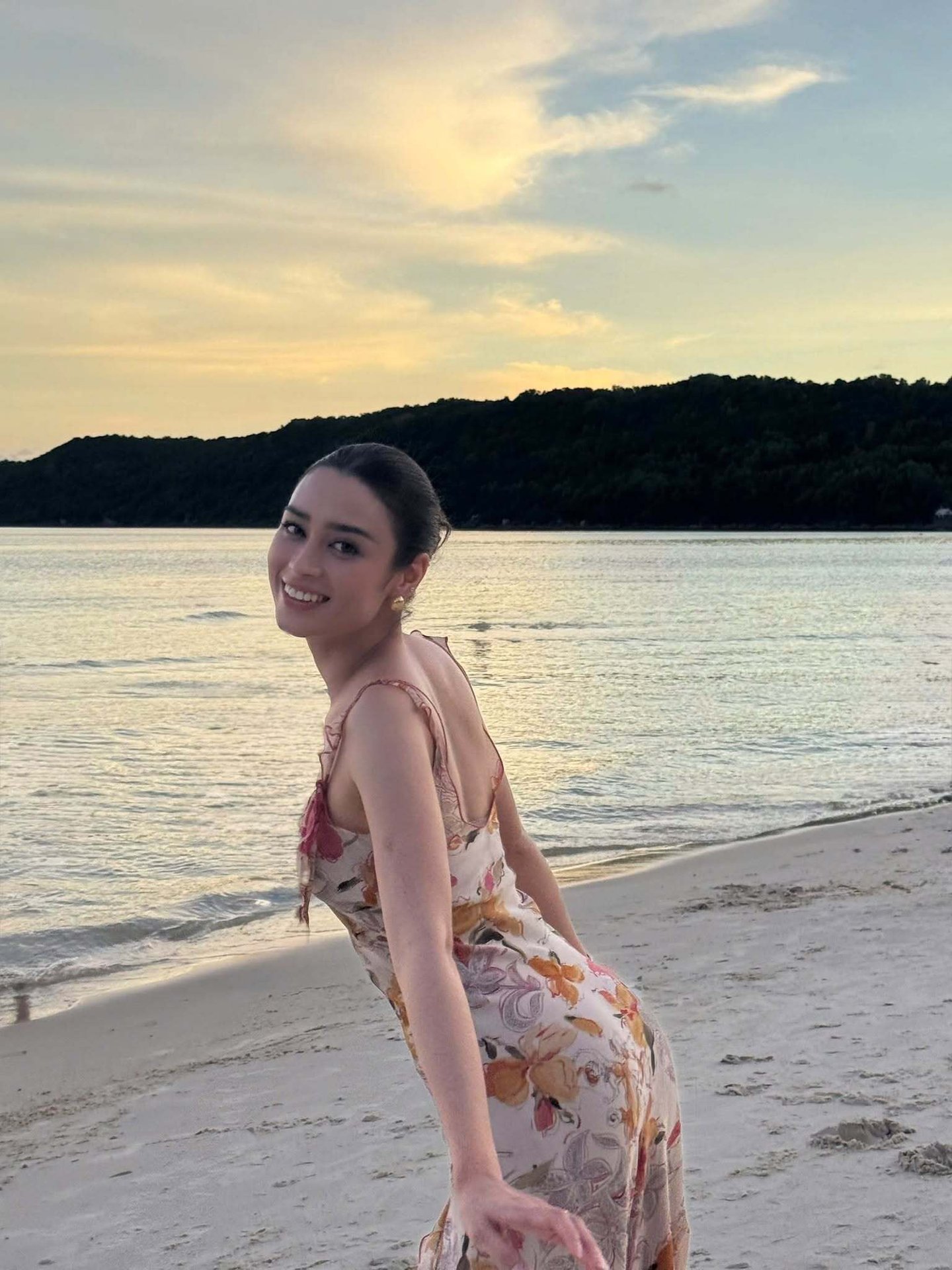 Học vấn và nhan sắc đời thường gây sốt của tân Miss Grand Vietnam 2026 - 7