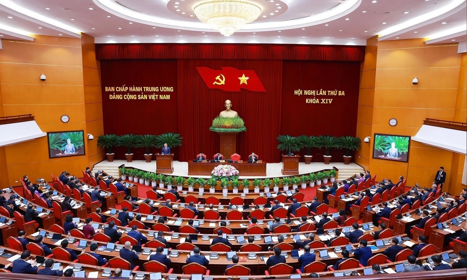 Quang cảnh phiên khai mạc Hội nghị Trung ương 3. (Ảnh: TTXVN)