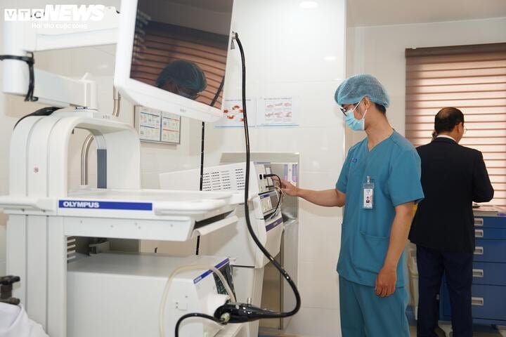 Trang thiết bị biện đại phục vụ quá trình thăm khám và điều trị cho người bệnh. (Ảnh minh hoạ)