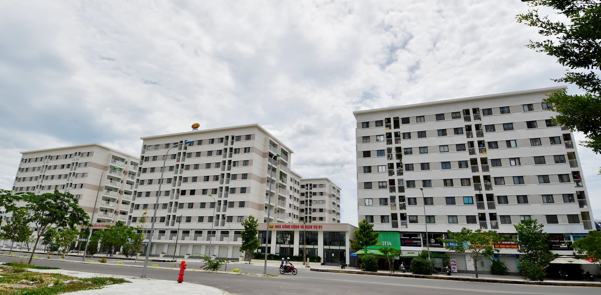 Việc mở rộng nguồn cung nhà ở xã hội tạo điều kiện cho người thu nhập thấp có thêm cơ hội sở hữu nhà . Ảnh: Doãn Thành