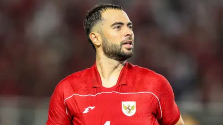 Jordi Amat bị chỉ trích nặng nề.