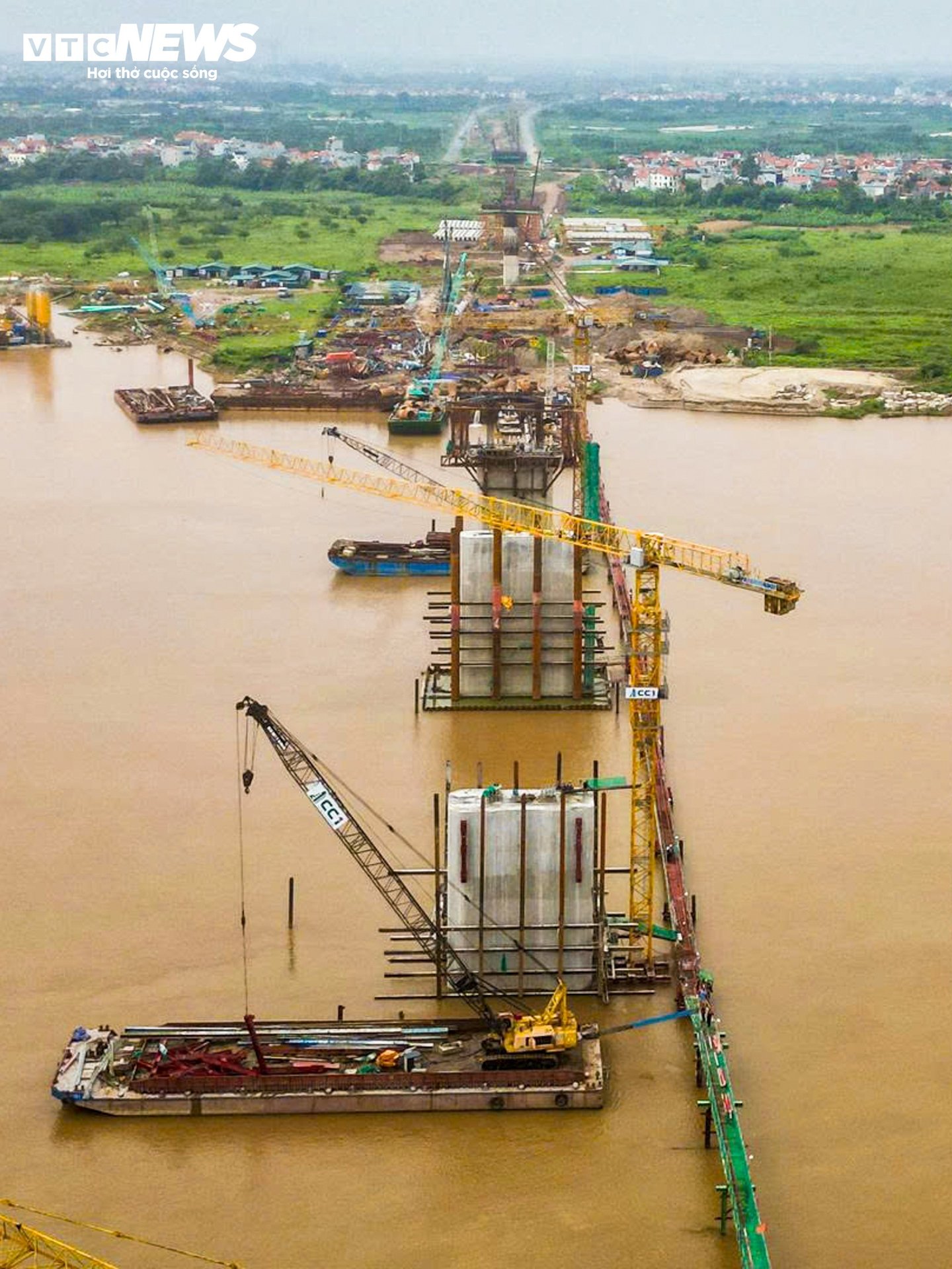 Cầu Hồng Hà dần thành hình sau 8 tháng, 34 mũi thi công chạy đua tiến độ - 5