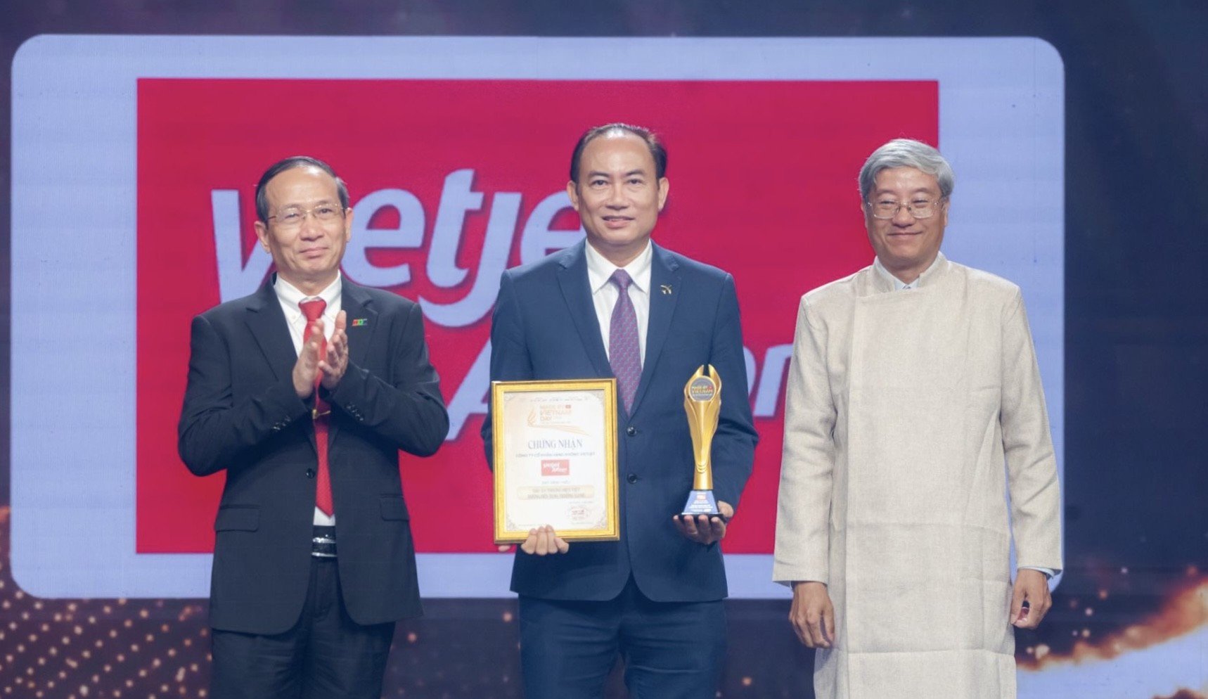 09-1786281318-vietjet-duoc-vinh-danh-dau-an-thuong-hieu-viet-huong-toi-tang-truong-xanh