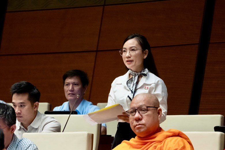 luu-thuy-hang.jpg