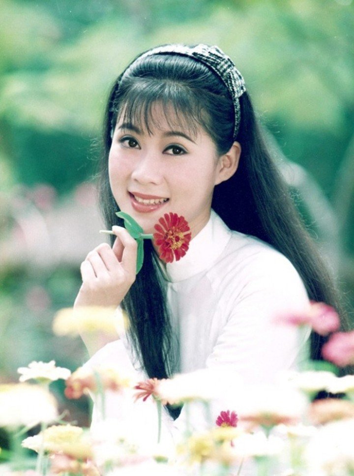 Diễm Hương được xem là “đệ nhất mỹ nhân màn ảnh Việt” và từng có cát-sê thuộc hàng khủng nhất thời điểm hoàng kim.