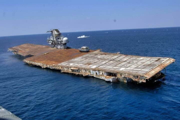 Hình ảnh tàu sân bay USS Oriskany bị đánh chìm từ Hải quân Hoa Kỳ năm 2006. Ảnh Creative Commons