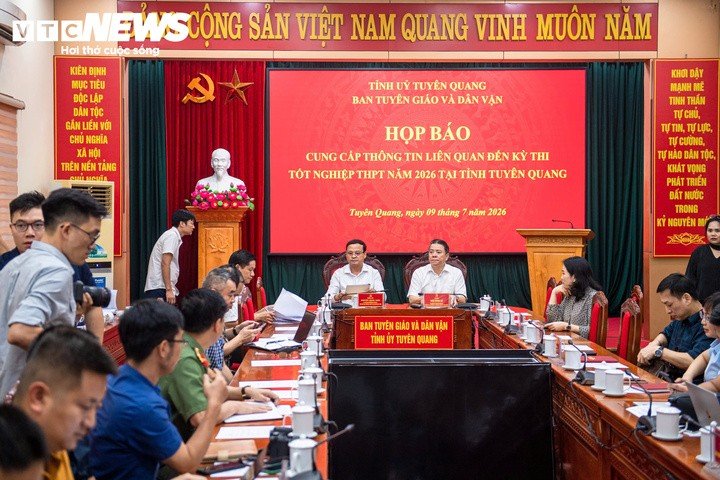 Quang cảnh buổi họp báo hôm 9/7 do Ban Tuyên giáo và Dân vận Tỉnh uỷ Tuyên Quang tổ chức. (Ảnh: Viên Minh)