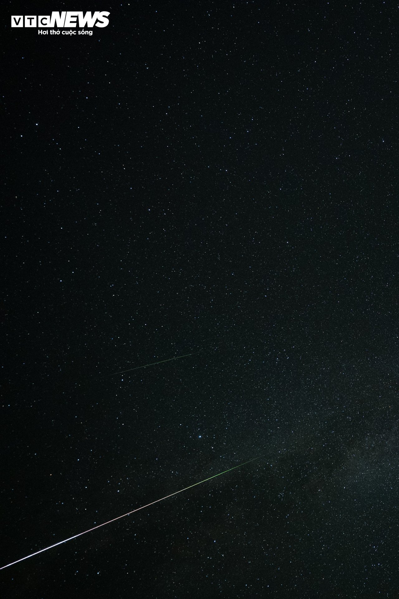 Săn mưa sao băng Perseids đẹp nhất năm: Cận cảnh những vệt sáng xé màn đêm - 3