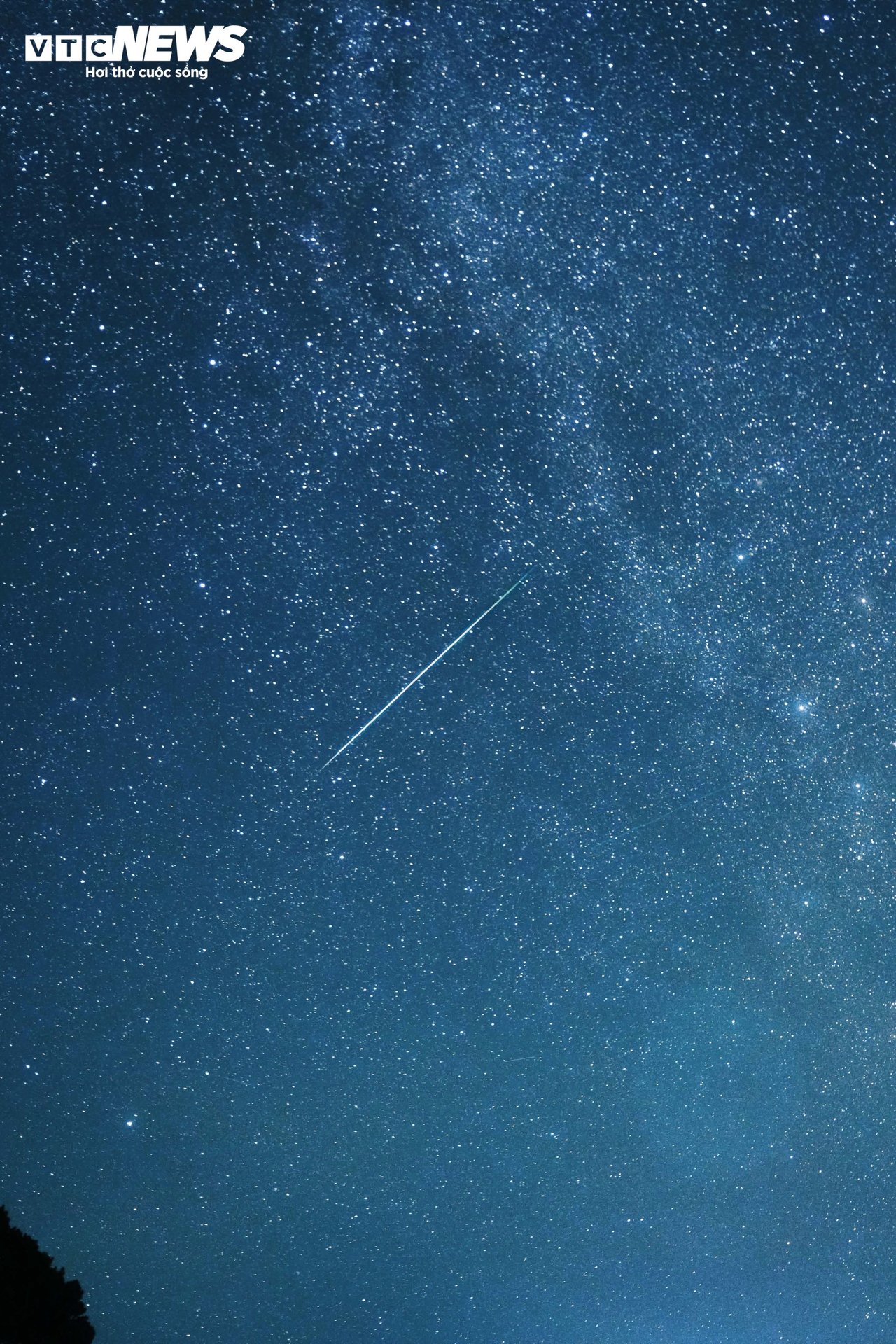 Săn mưa sao băng Perseids đẹp nhất năm: Cận cảnh những vệt sáng xé màn đêm - 8
