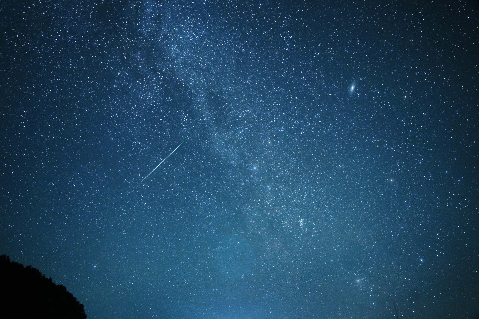 Săn mưa sao băng Perseids đẹp nhất năm: Cận cảnh những vệt sáng xé màn đêm - 11