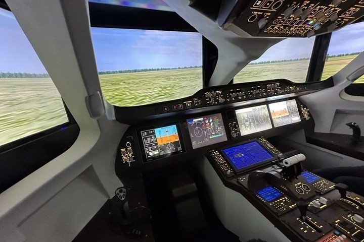 C919 trang bị hệ thống fly-by-wire hiện đại (do Honeywell cung cấp), thay thế các kết nối cơ học truyền thống bằng tín hiệu điện tử, giúp máy bay vận hành chính xác, an toàn. (Ảnh: SCMP)