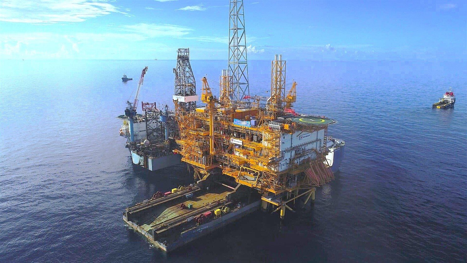 Lắp đặt ngoài khơi giàn CPP Sao Vàng.