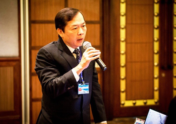 PGS.TS Nguyễn Hồng Phương chia sẻ tại một hội nghị quốc tế về động đất. (Ảnh: NVCC)