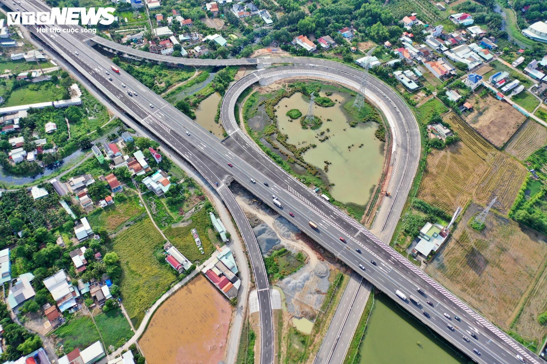 Diện mạo cao tốc Bến Lức - Long Thành trước ngày thông xe - 4