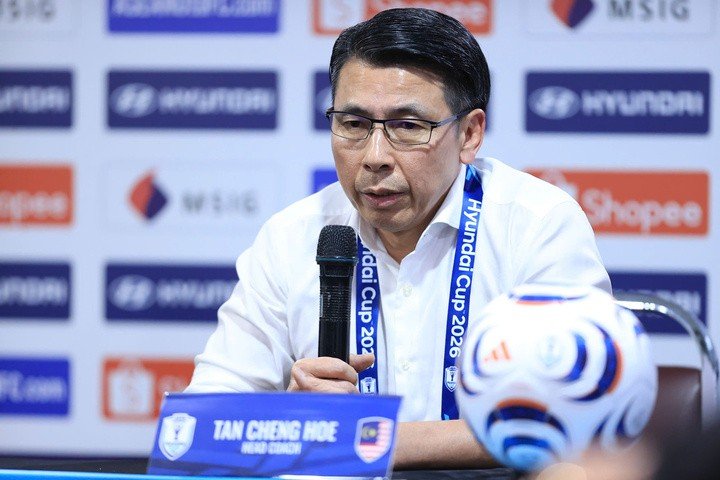 Huấn luyện viên Tan Cheng Hoe.
