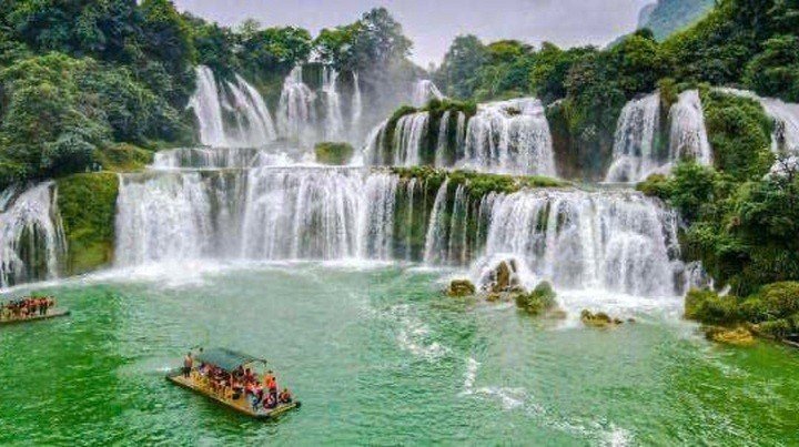 Người dân cần cẩn trọng rủi ro khi đi tour tự phát do KOL, KOC quảng bá. (Ảnh minh họa)