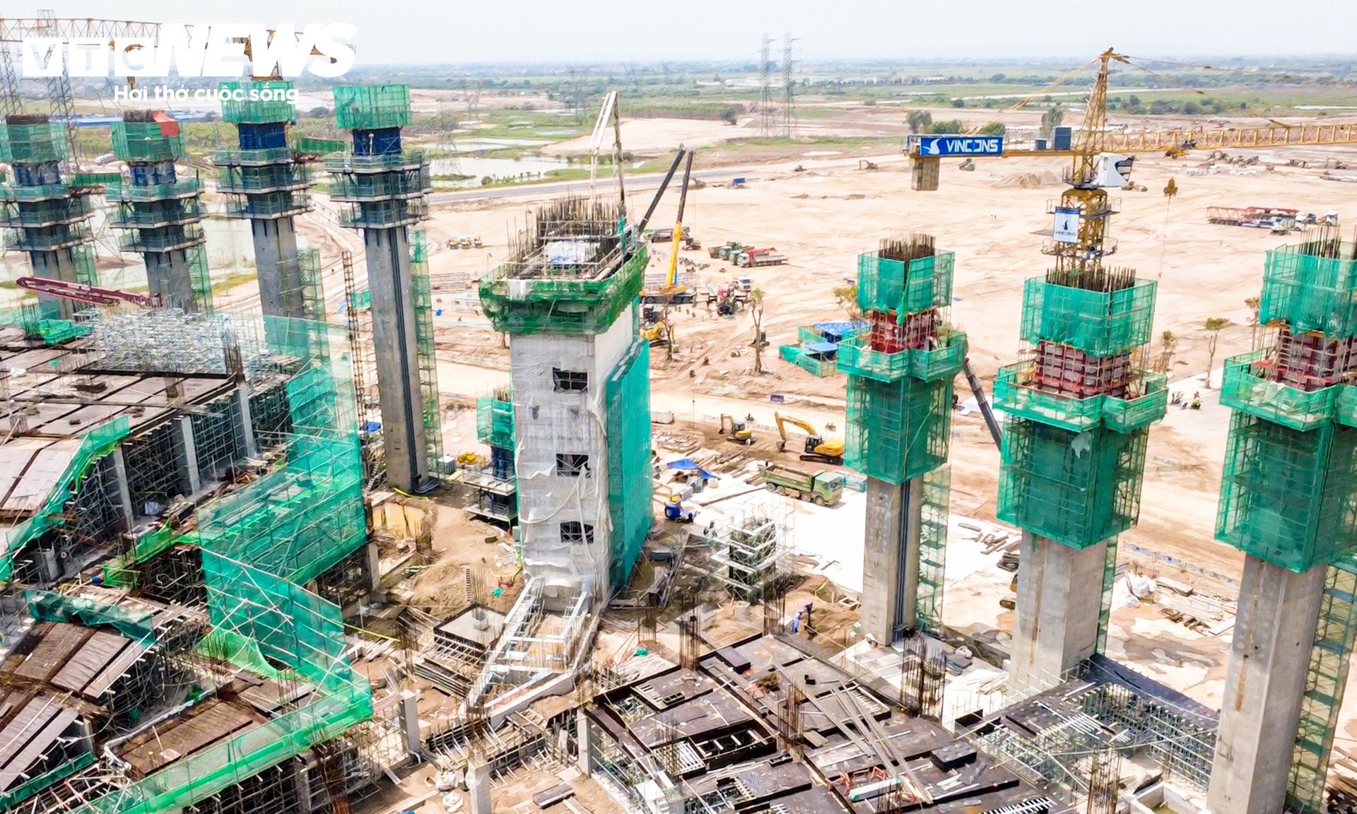 Diện mạo sân vận động VinFast - Trống Đồng sau 8 tháng thi công - 5