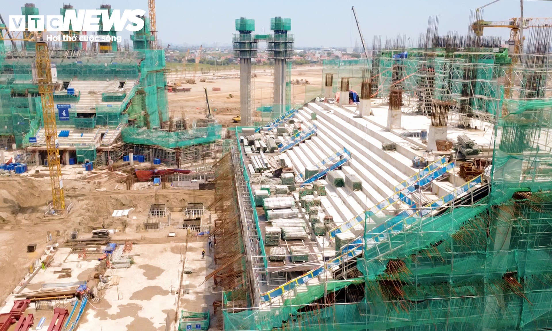 Diện mạo sân vận động VinFast - Trống Đồng sau 8 tháng thi công - 6
