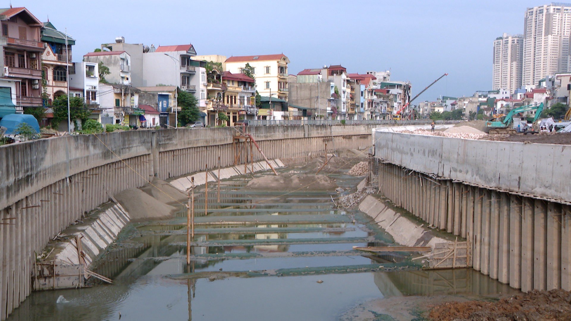 dung-tin.00_01_57_14.still042.jpg