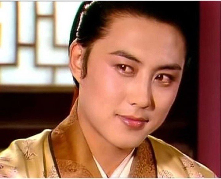 Giả Liễn - chồng của Vương Hy Phượng - trong phim.